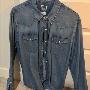 Gap denim shirt like new, only worn once